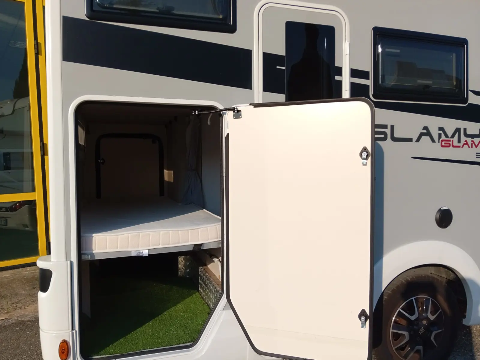 usato_glamys_322_imm_garage_castello